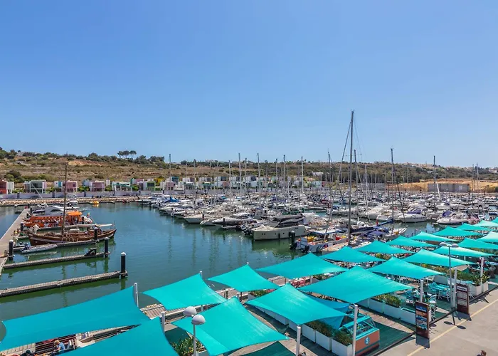 Marina De By Garvetur 公寓 *